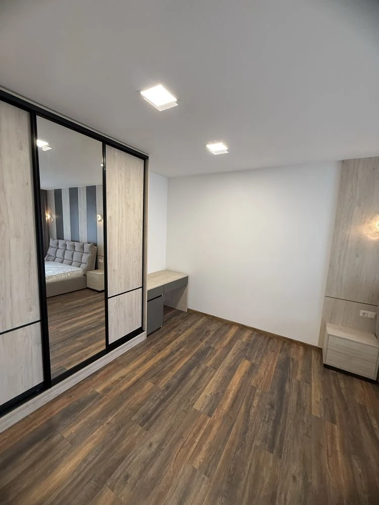 One-bedroom apartment renovated in the city center