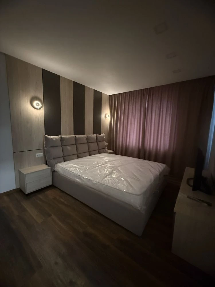 One-bedroom apartment renovated in the city center