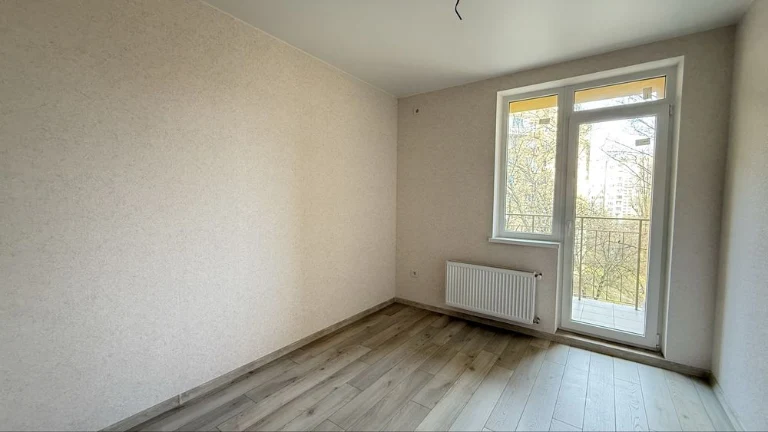 I will sell a renovated 3-room apartment in Glushko, Odesskie residential complex