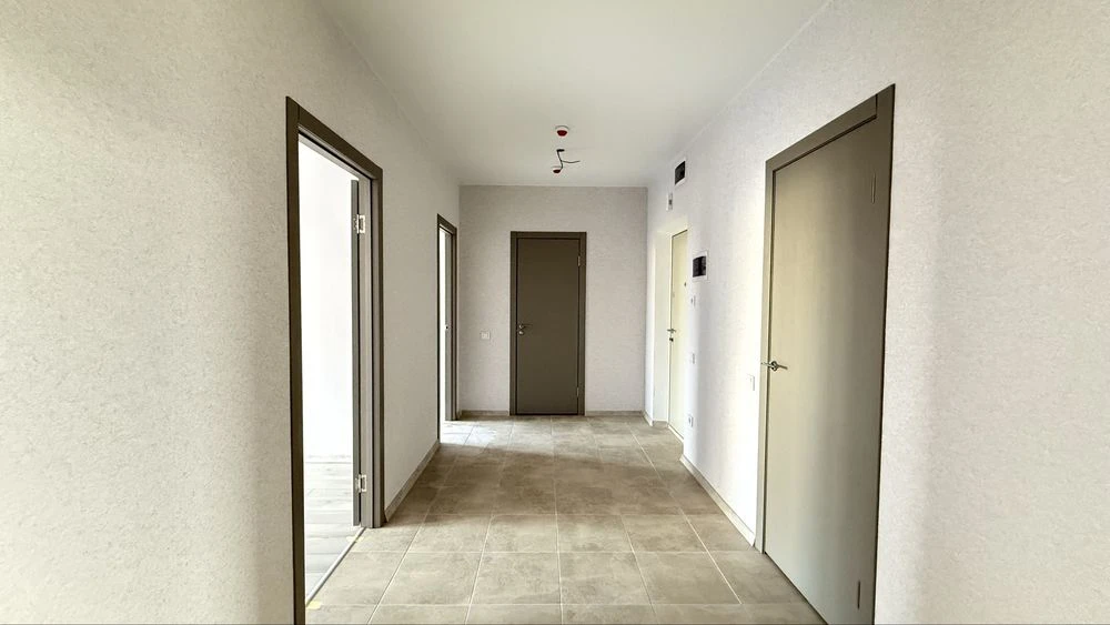 I will sell a renovated 3-room apartment in Glushko, Odesskie residential complex