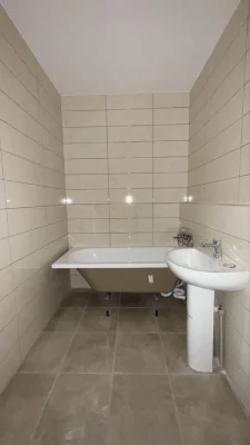 I will sell a renovated 3-room apartment in Glushko, Odesskie residential complex