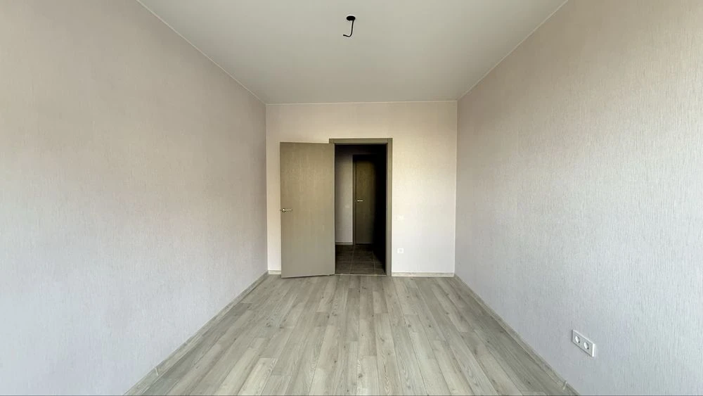 I will sell a renovated 3-room apartment in Glushko, Odesskie residential complex