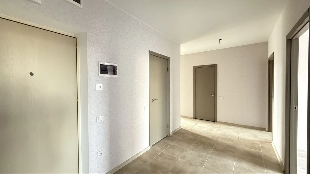 I will sell a renovated 3-room apartment in Glushko, Odesskie residential complex