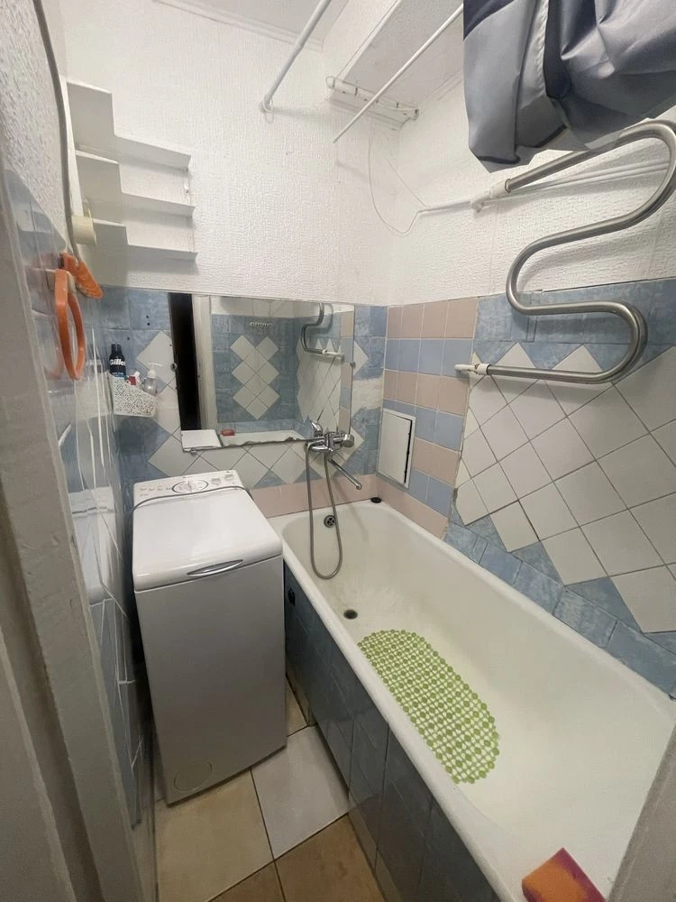 Продаж, Куренівка вул. Тульчинська, 3. охайна 2 к. квартира