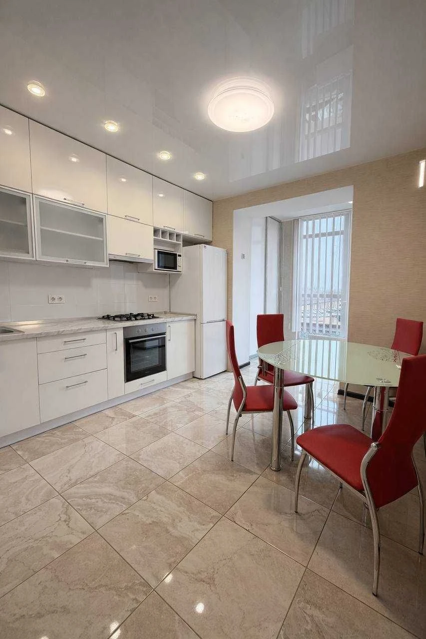 Sale of a 3-room apartment in residential complex "Happy Zaporizhye Highway 28"