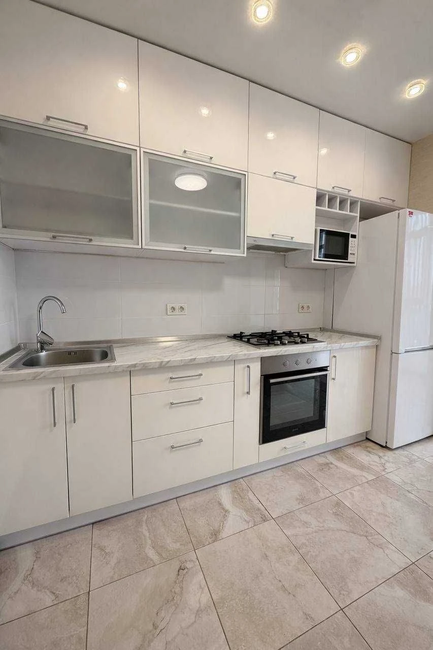 Sale of a 3-room apartment in residential complex "Happy Zaporizhye Highway 28"
