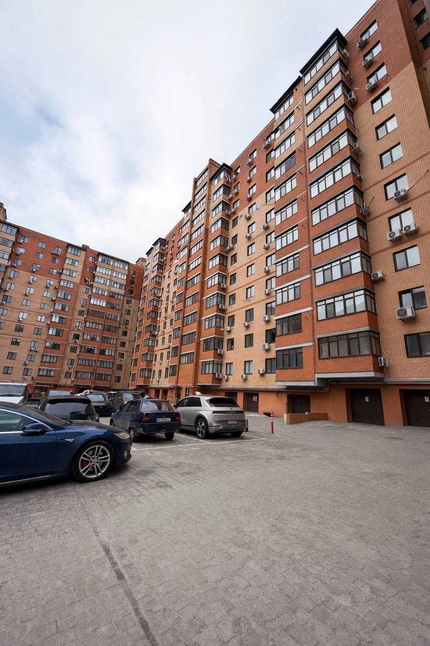 Sale of a 3-room apartment in residential complex "Happy Zaporizhye Highway 28"