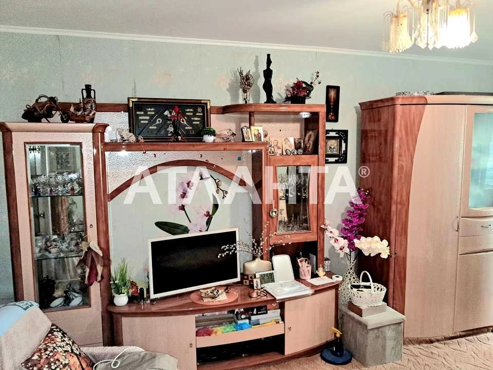 Apartment. Odessa, 40-Richya Obohrany Odesy street.