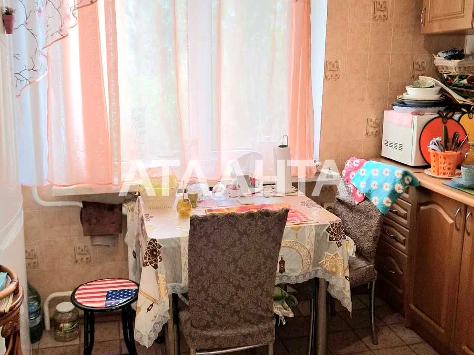 Apartment. Odessa, 40-Richya Obohrany Odesy street.