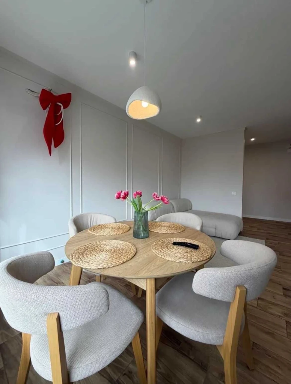 Stylish 2-bedroom apartment with custom renovation in