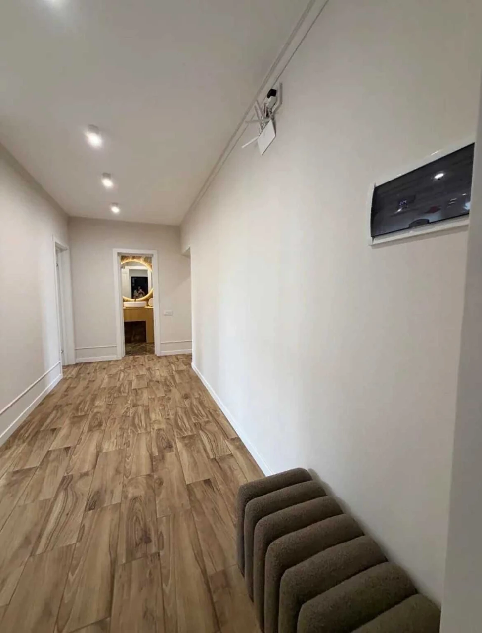 Stylish 2-bedroom apartment with custom renovation in