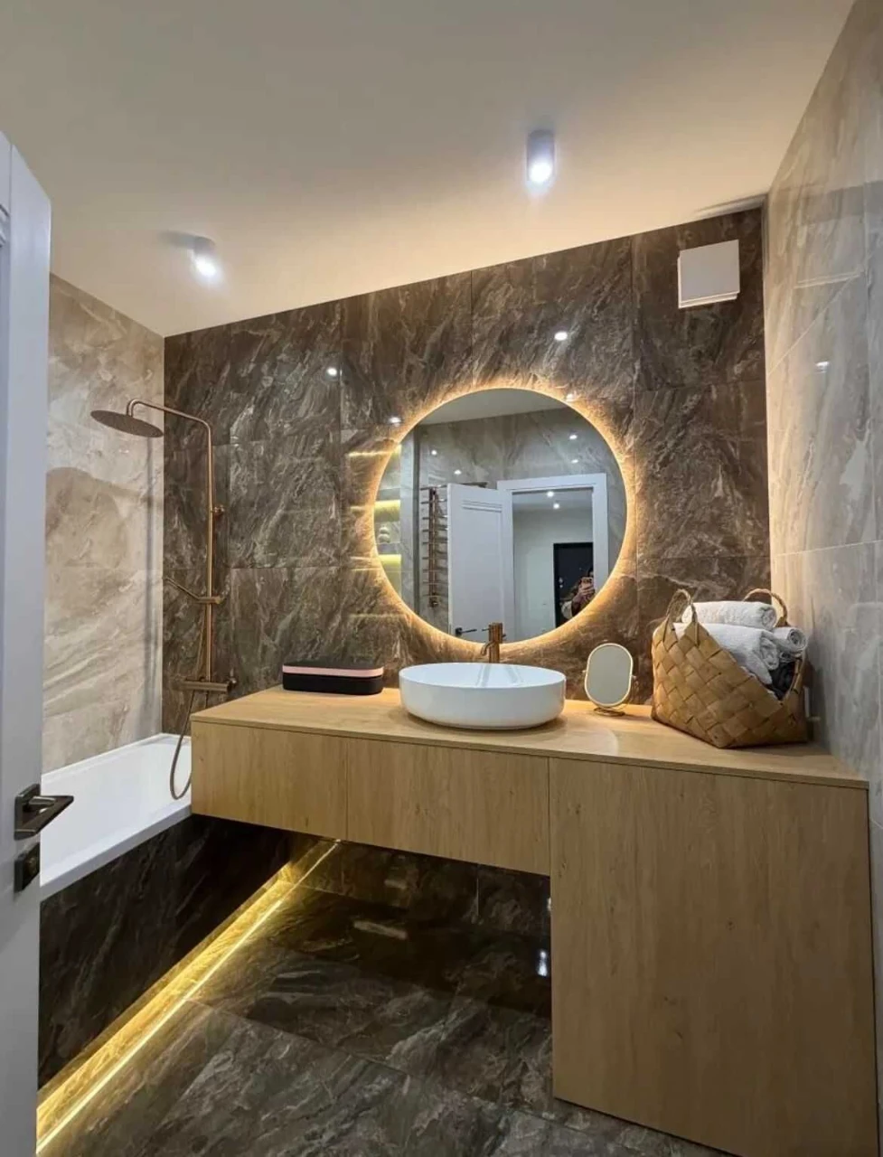 Stylish 2-bedroom apartment with custom renovation in
