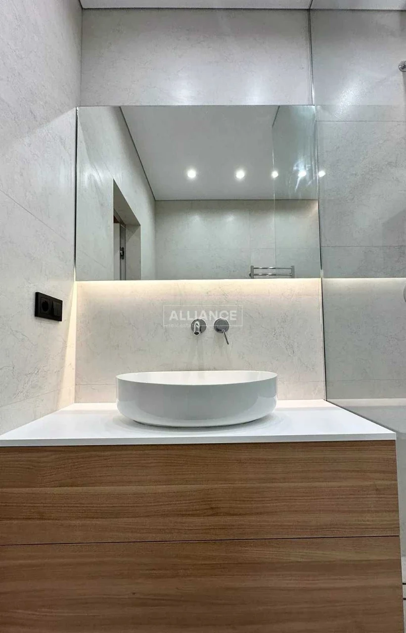 Fully furnished apartment on the shores of the city Lake in the Millennium residential complex