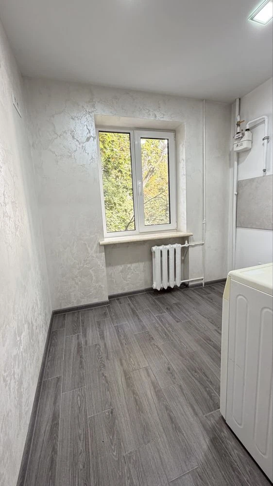 For Sale: 3-room apartment on Independence Avenue