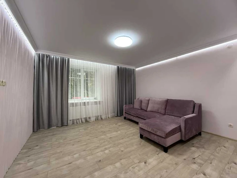 Apartment. Yasminova Street, Lviv