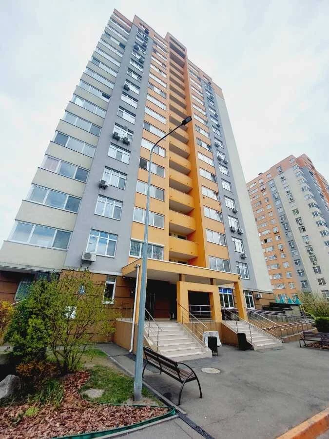 Продам 1-к квартиру Киев, Соломенский, Любомира Гузара просп