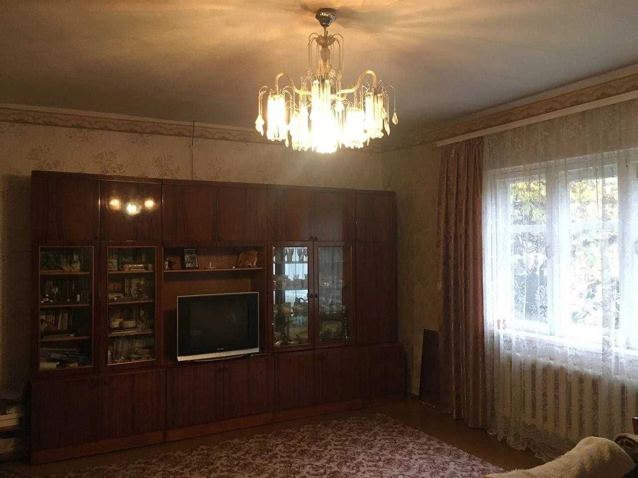 Apartment in a ground floor (half of a house) near the bus station