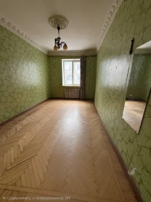 For Sale 2-bedroom apartment on Alexandrovsky Prospekt