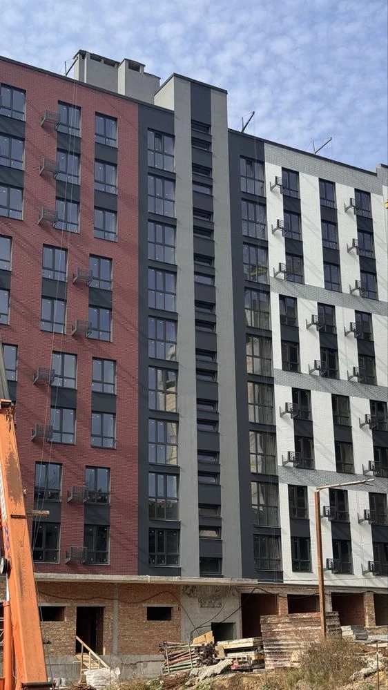 Selling 1-bedroom apartment 50 sq.m in residential complex "Megalion"
