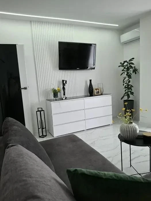1 room apartment in a new renovation in the "Manhattan" residential complex - 1 house!