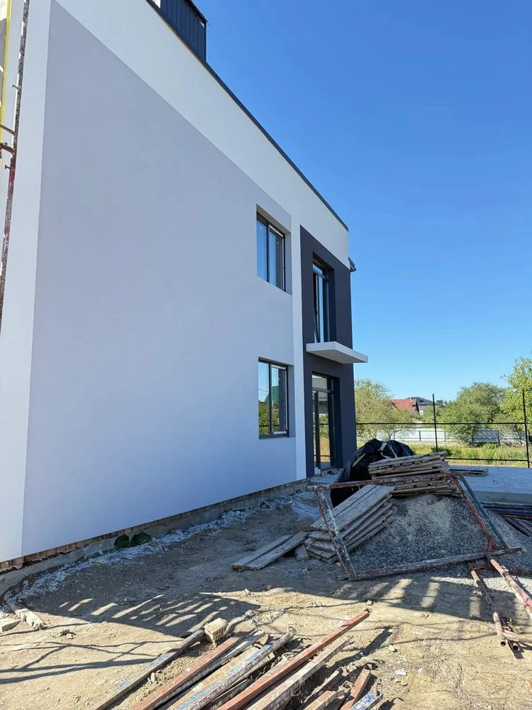 Duplex for sale in Ivano-Frankivsk, ready for renovation