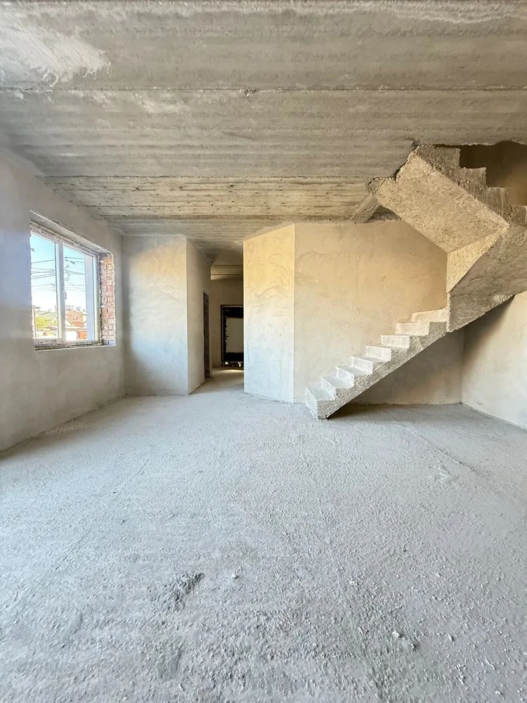 Duplex for sale in Ivano-Frankivsk, ready for renovation