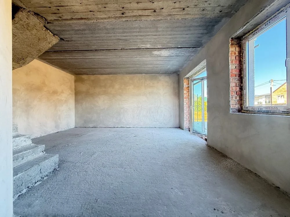 Duplex for sale in Ivano-Frankivsk, ready for renovation