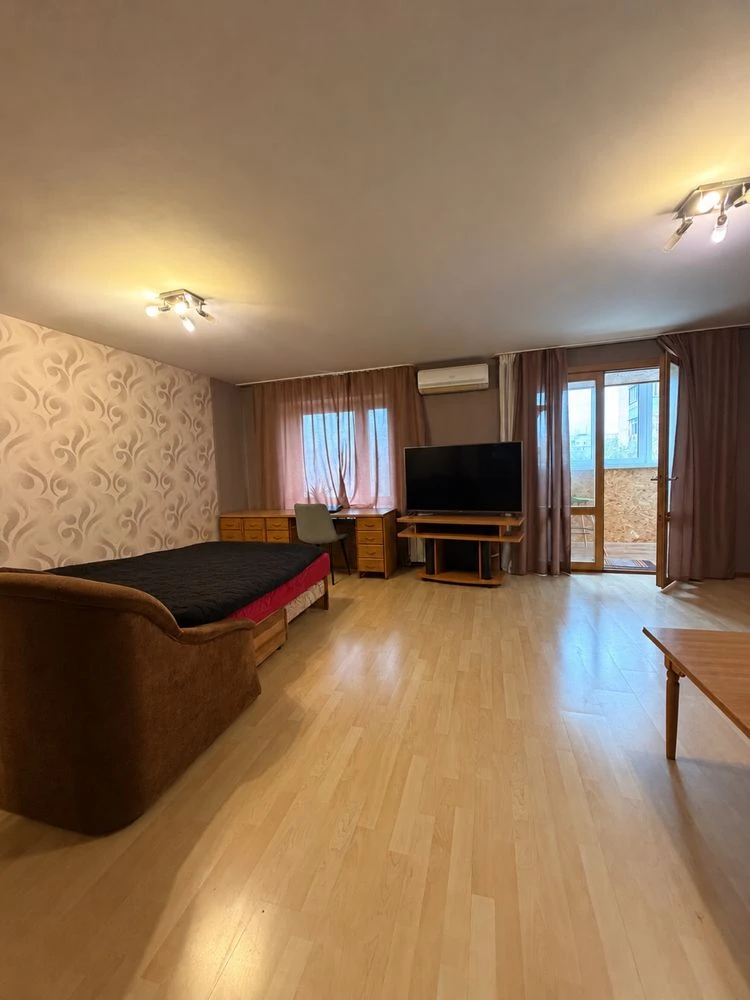Продаж 1-кім. квартири, вул. Панікахі (Тополь), 6 поверх, цегла