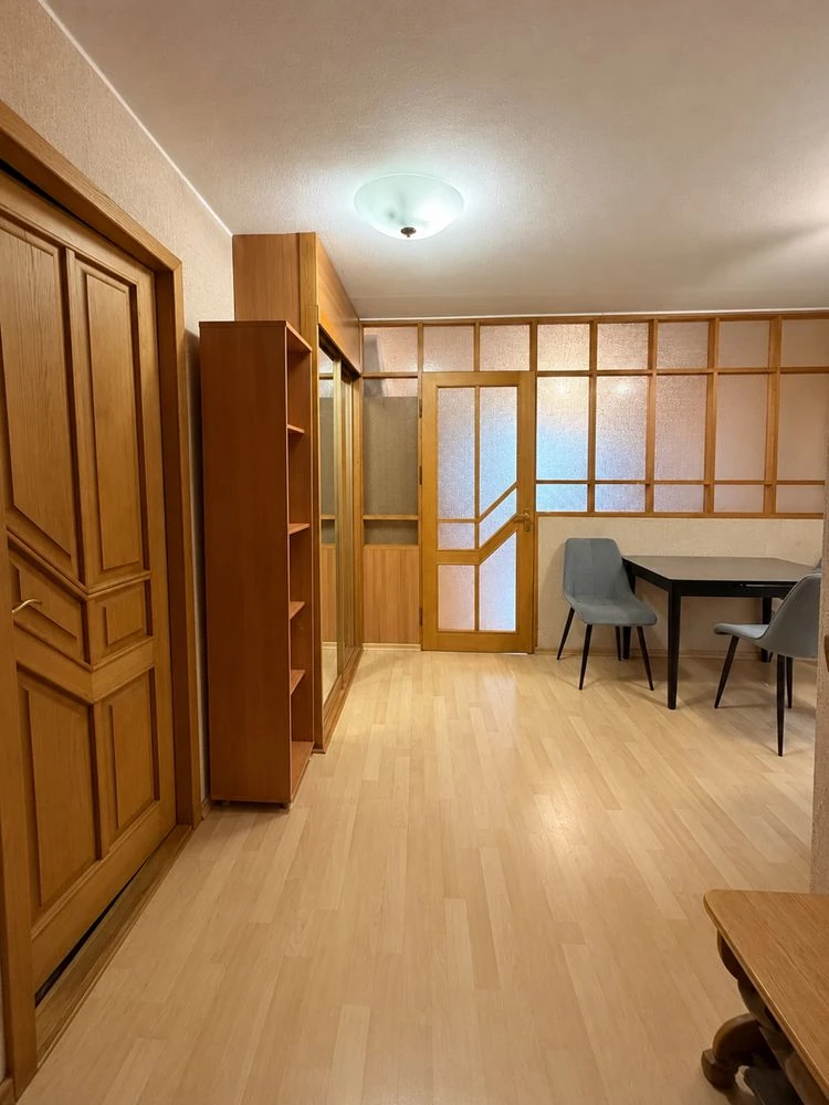 Продаж 1-кім. квартири, вул. Панікахі (Тополь), 6 поверх, цегла