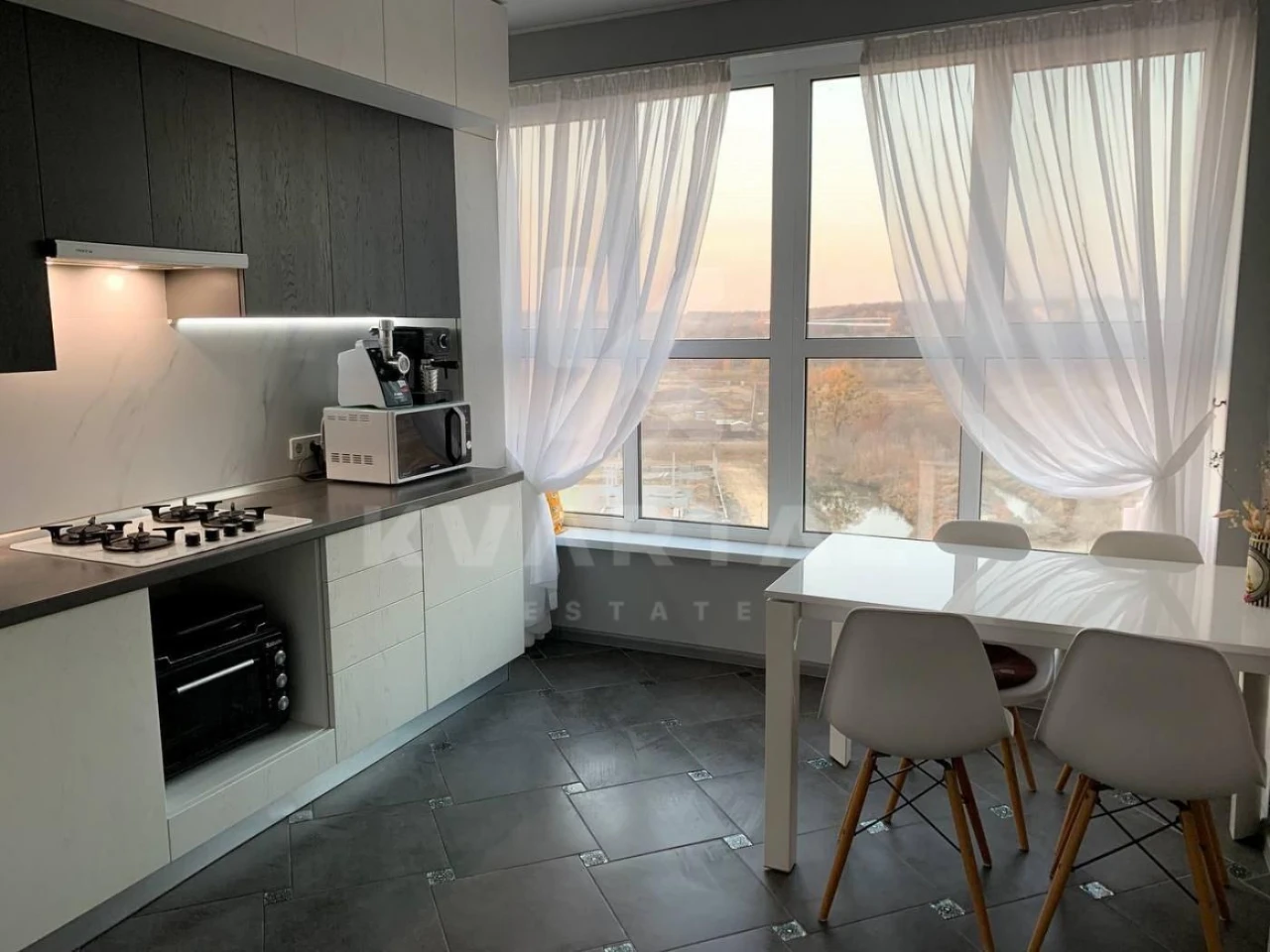 Spacious 2-bedroom apartment with renovation, Irpin, Mortgage, available