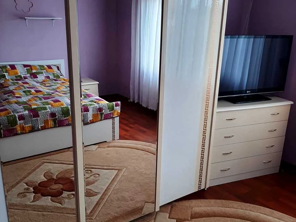 Будинок. Хуст, Головна