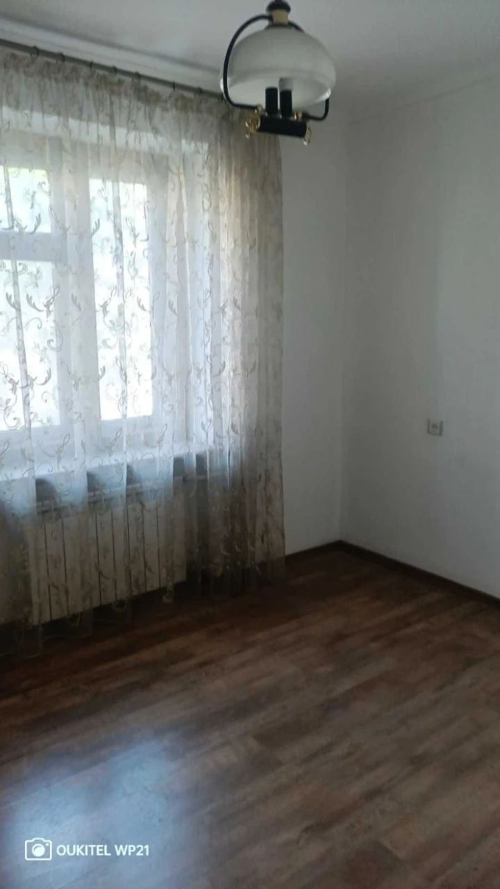Selling 4-room apartment