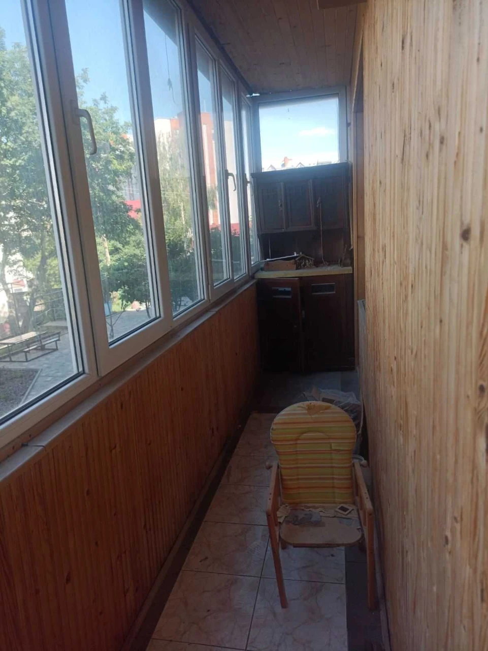 Selling 4-room apartment