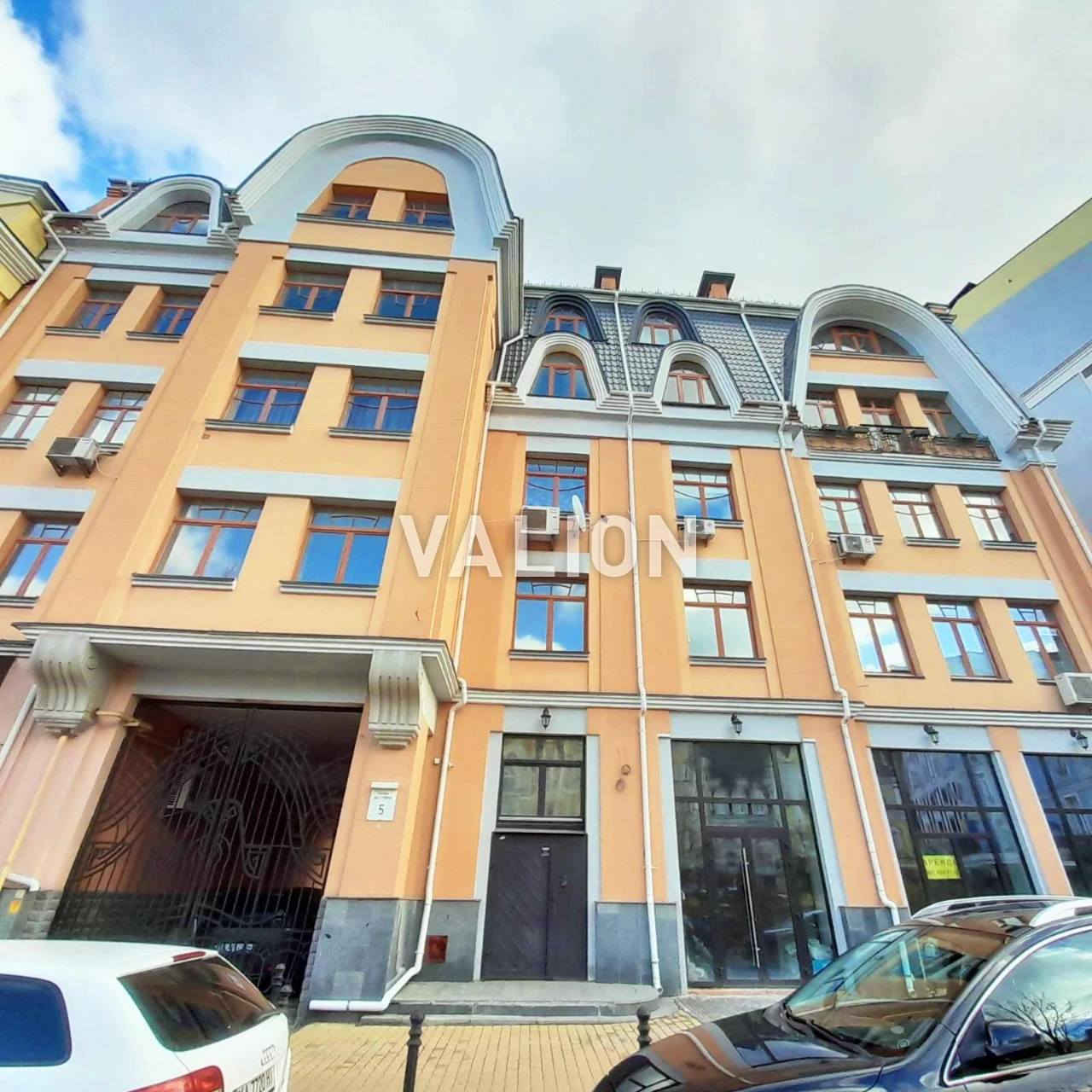 Продам 4-комнатную квартиру, исторический Подол, видовая, с гара