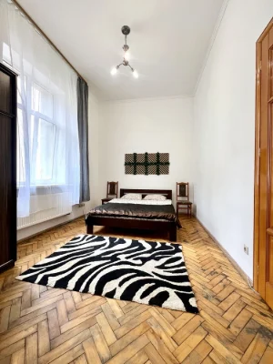 2-комнатная квартира 42 м2, центр Львова, ул. Театральная
