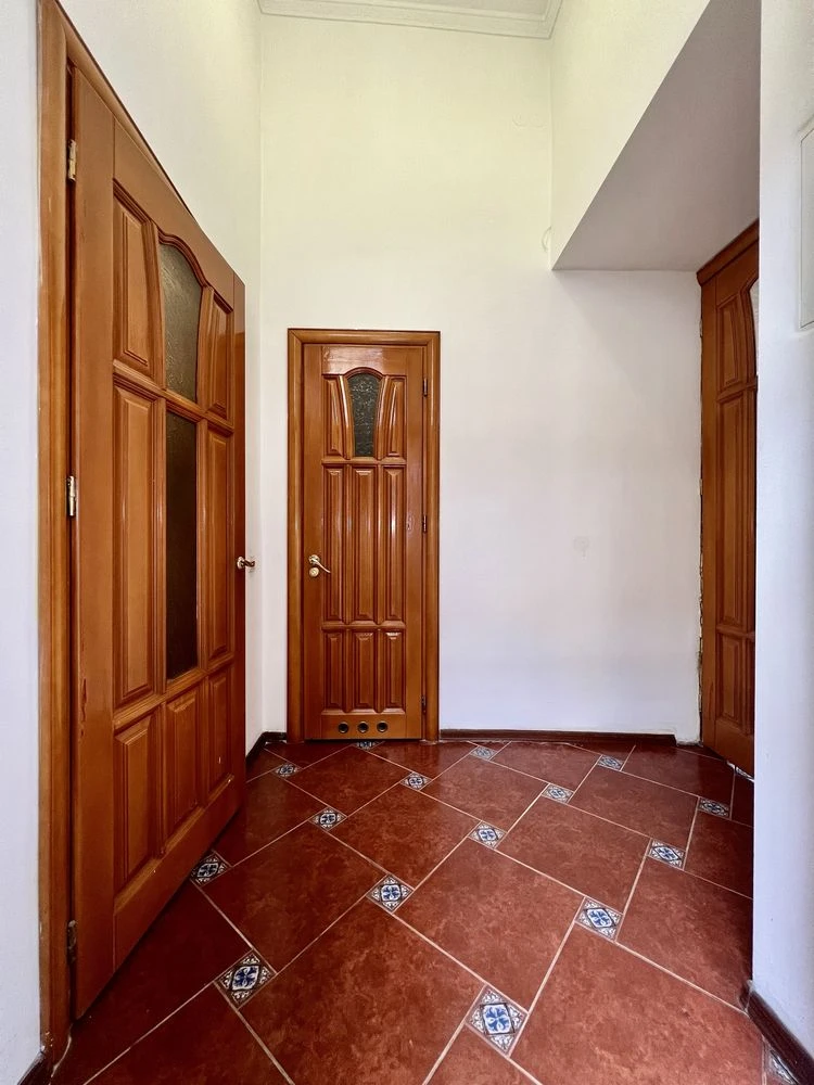 2-комнатная квартира 42 м2, центр Львова, ул. Театральная