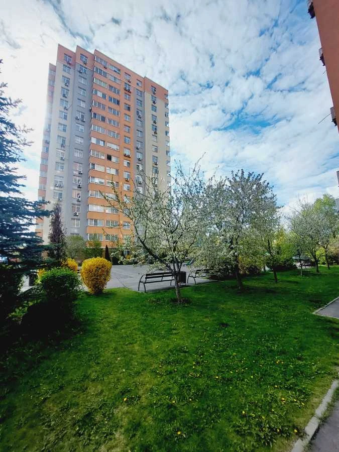 Продам однокімнатну квартиру (48 м²) у Києві, Солом' янський