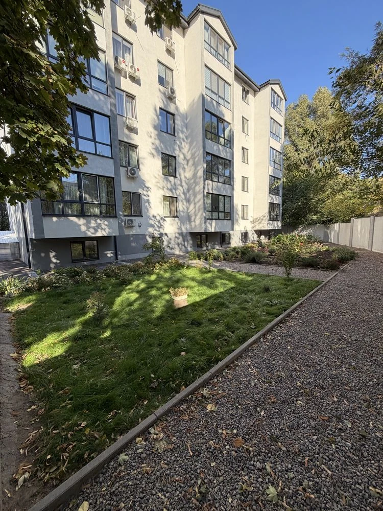 Apartment for sale in a new building in Berezynce, gated community.