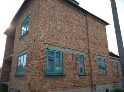 Продам 2-поверховий будинок в Підволочиську. 8 соток. Центра