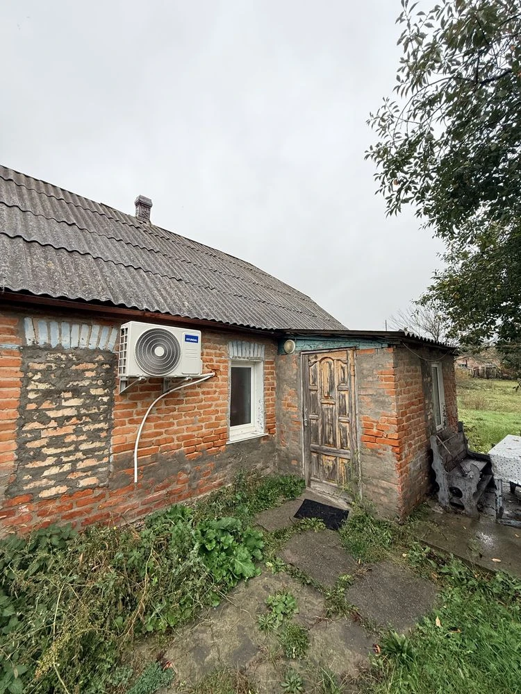 House with generator and air conditioner for sale in Korsun-Shevchenkivsky