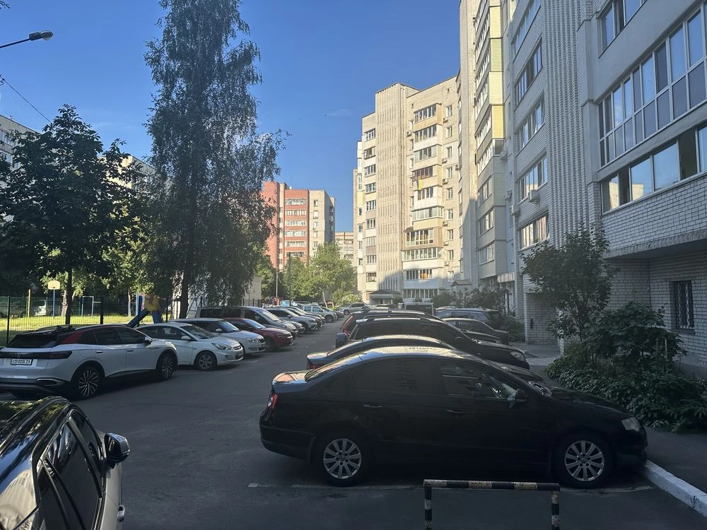 Продаж 3-квартири 154 м², проспект Левка Лук'яненка, 70.