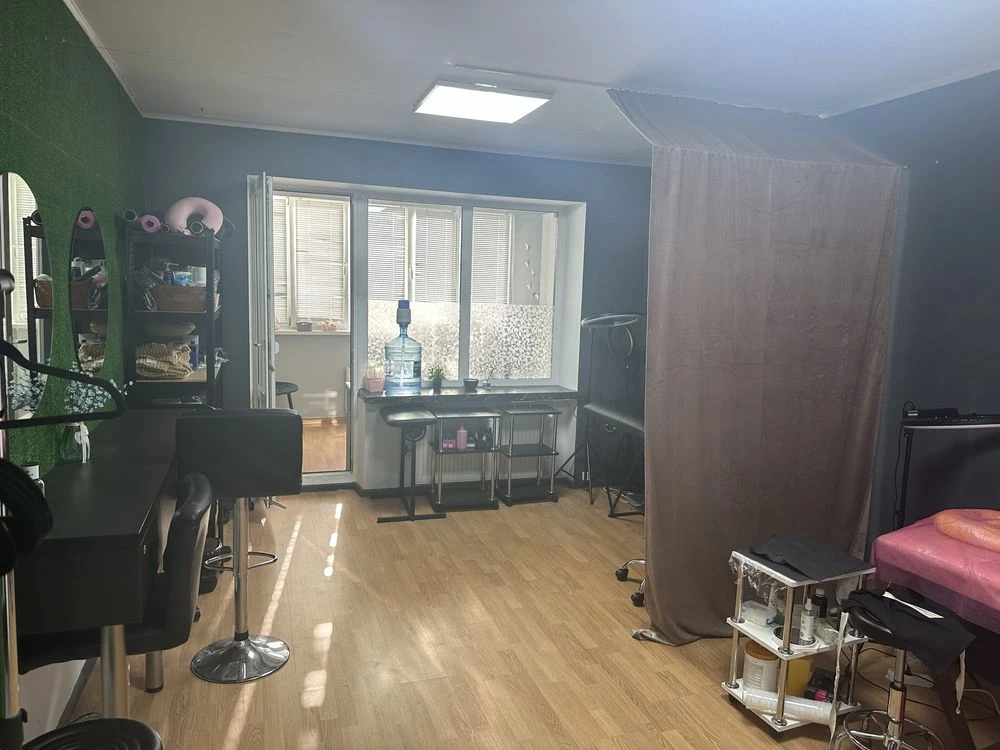 Продаж 3-квартири 154 м², проспект Левка Лук'яненка, 70.