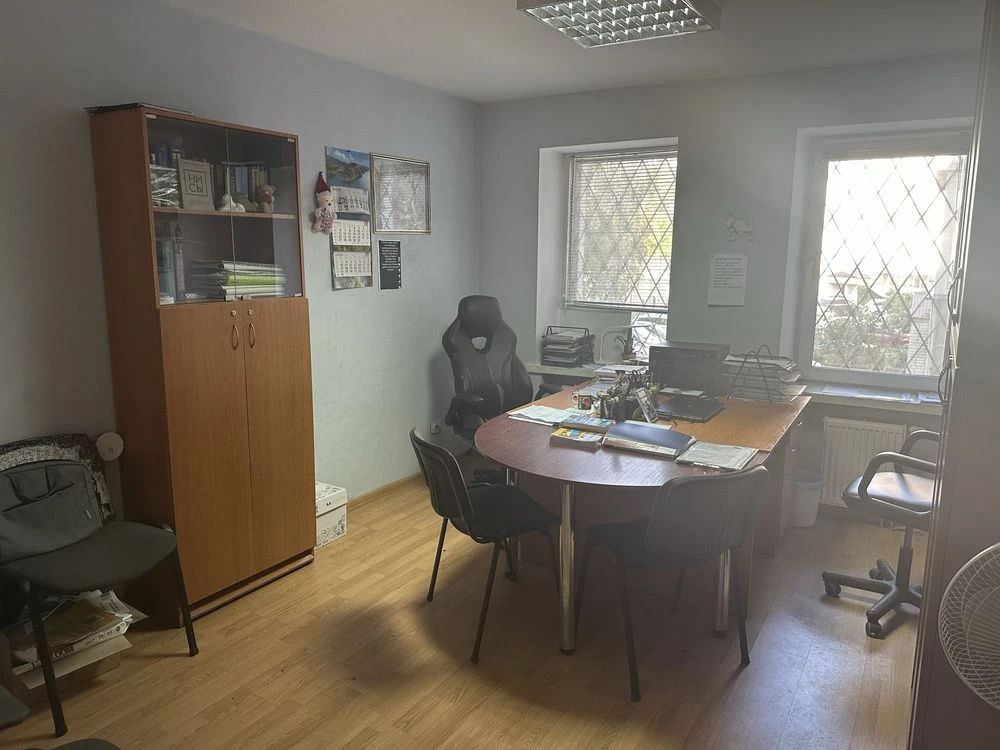 Продаж 3-квартири 154 м², проспект Левка Лук'яненка, 70.