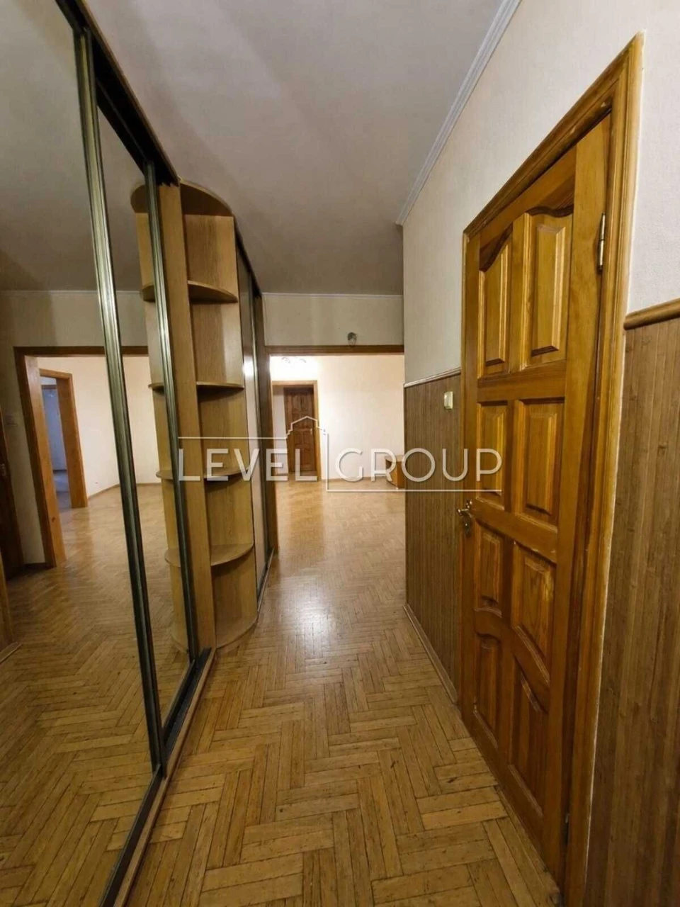 Продаж 4-кімнатної квартири за адресою вул. Бориса Гмирі, 15