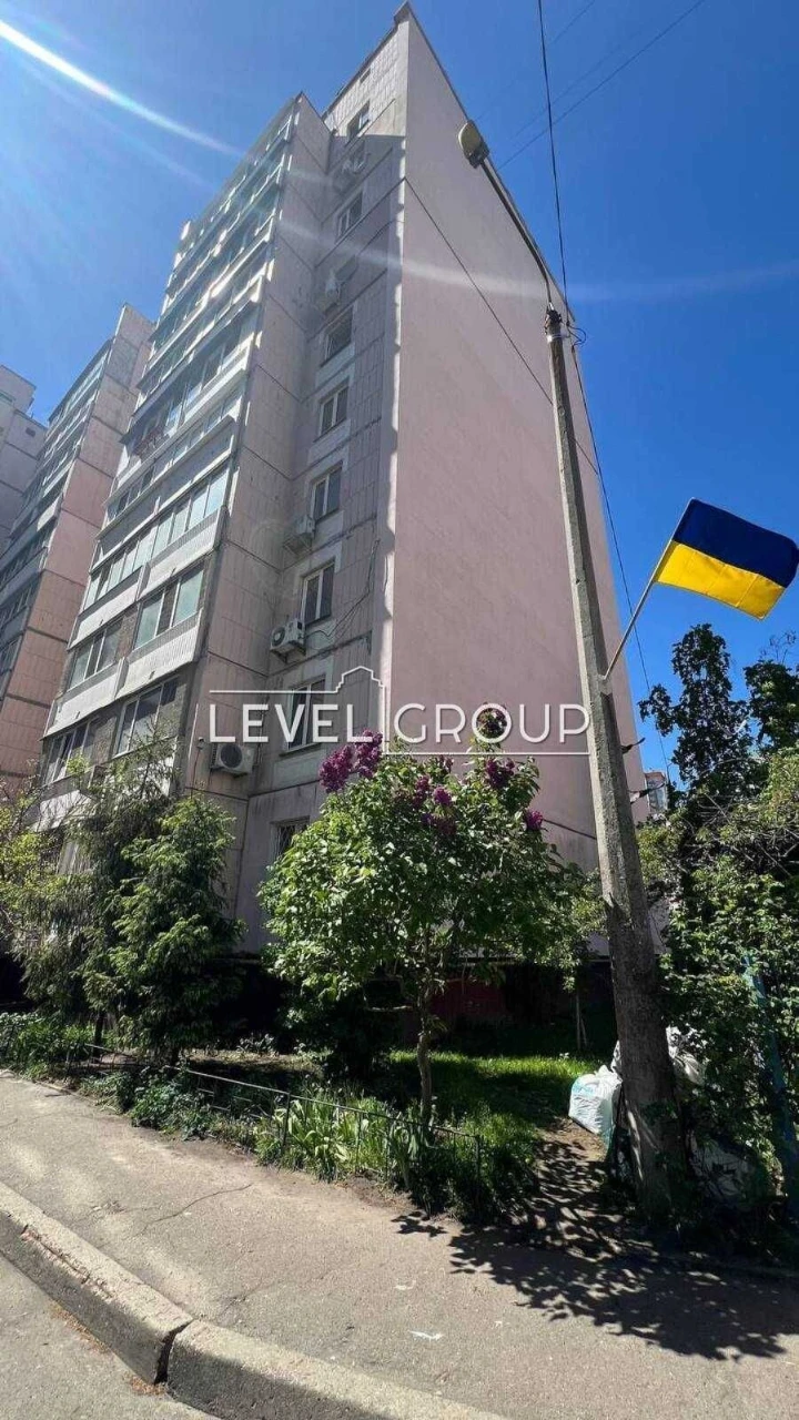 Продаж 4-кімнатної квартири за адресою вул. Бориса Гмирі, 15