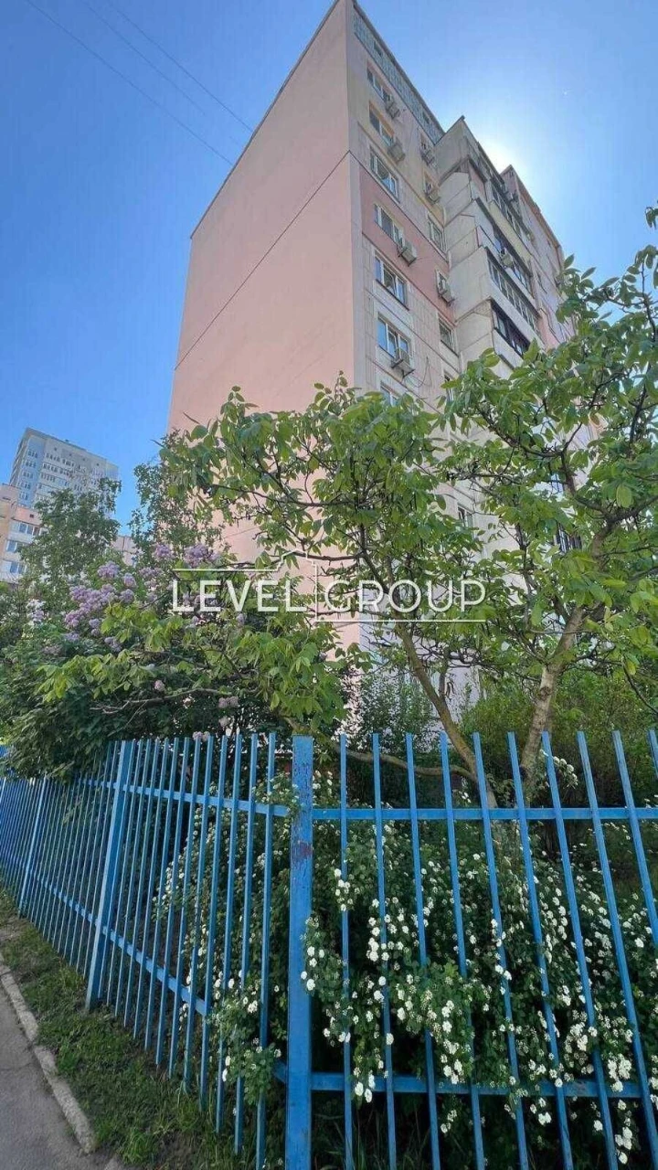 Продаж 4-кімнатної квартири за адресою вул. Бориса Гмирі, 15
