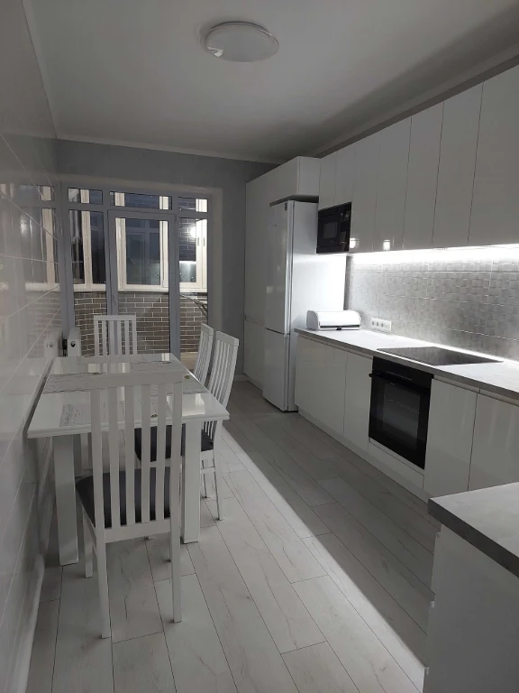 Owner, Rent 3-bedroom apartment in a new building