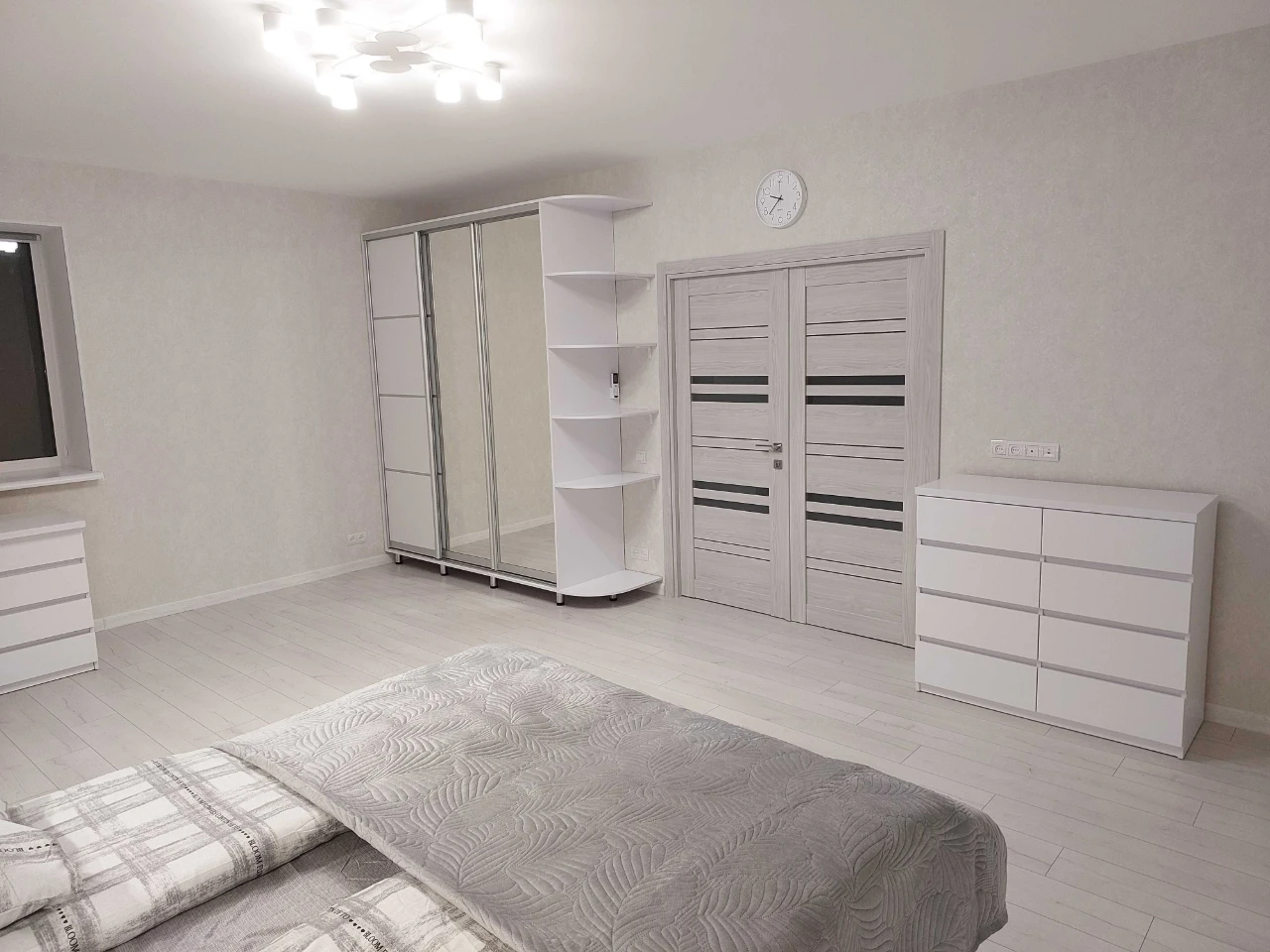 Owner, Rent 3-bedroom apartment in a new building