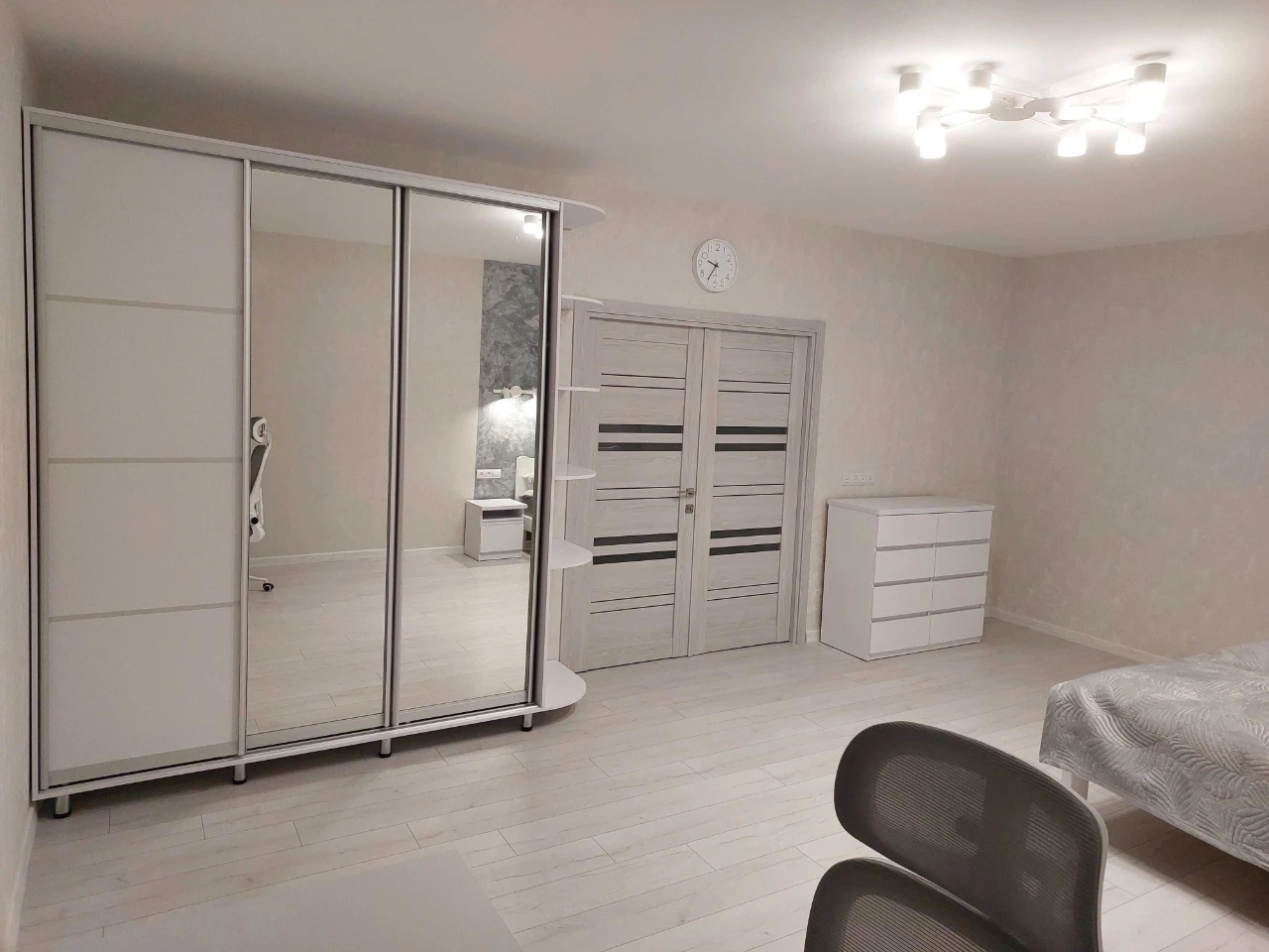 Owner, Rent 3-bedroom apartment in a new building
