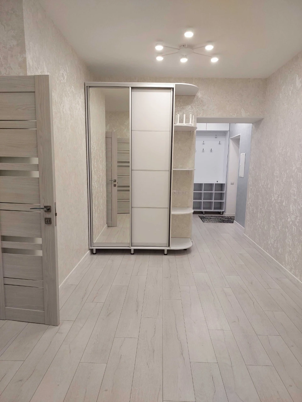 Owner, Rent 3-bedroom apartment in a new building